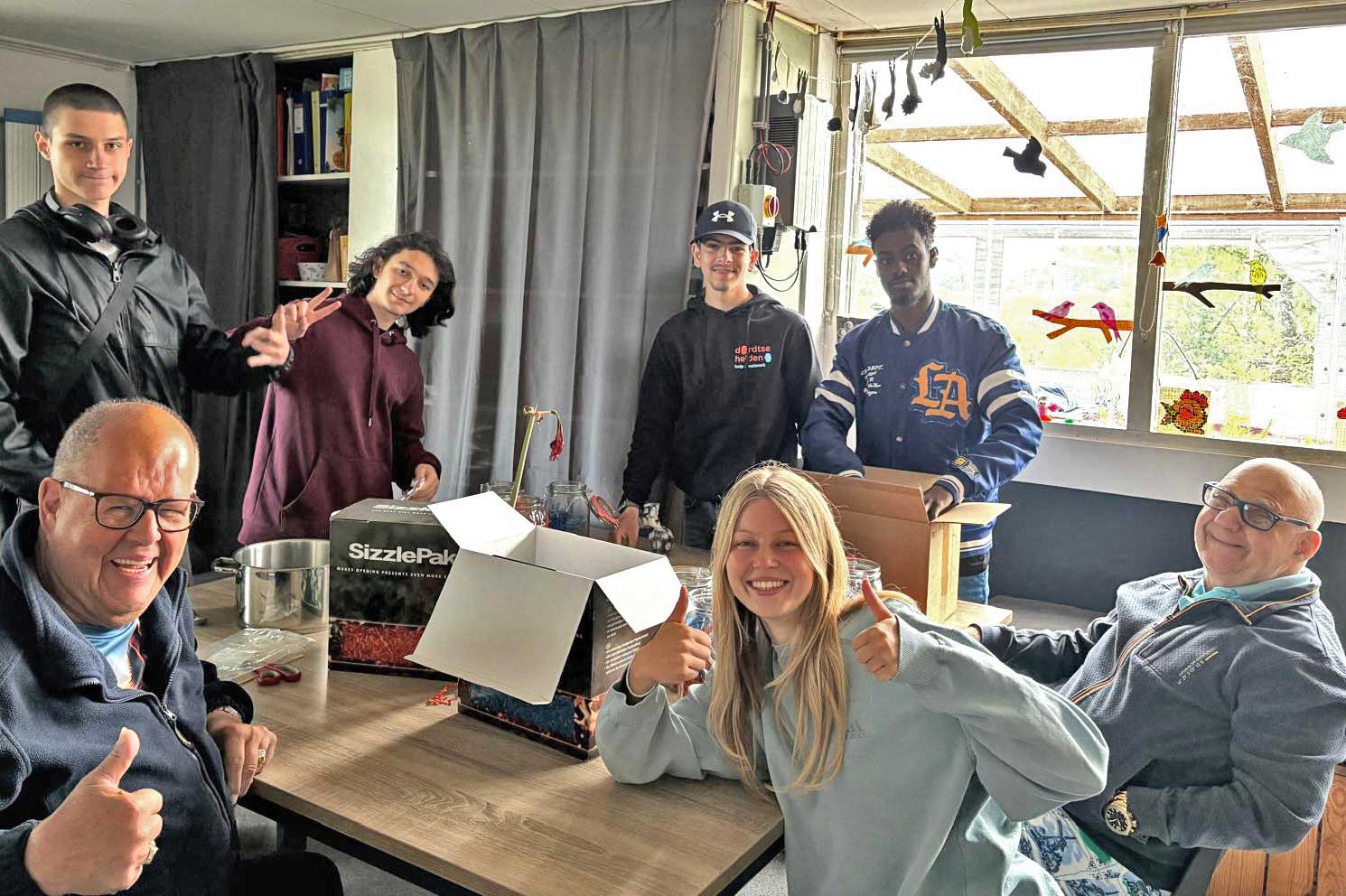 Vrijwiligers van Dordtse Helden